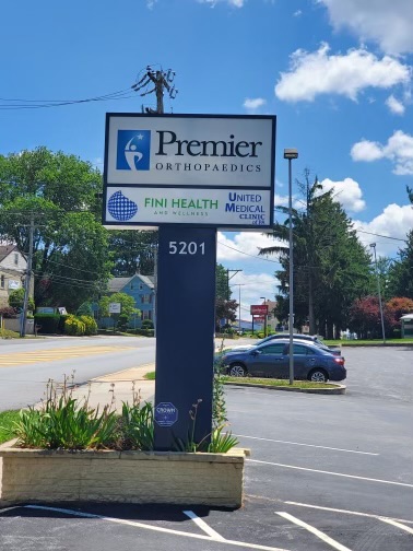 Fini Health and United Medical Clinic office sign